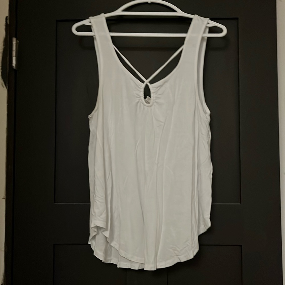 Color:white